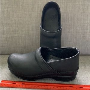 Dansko black leather clogs, size 38 narrow